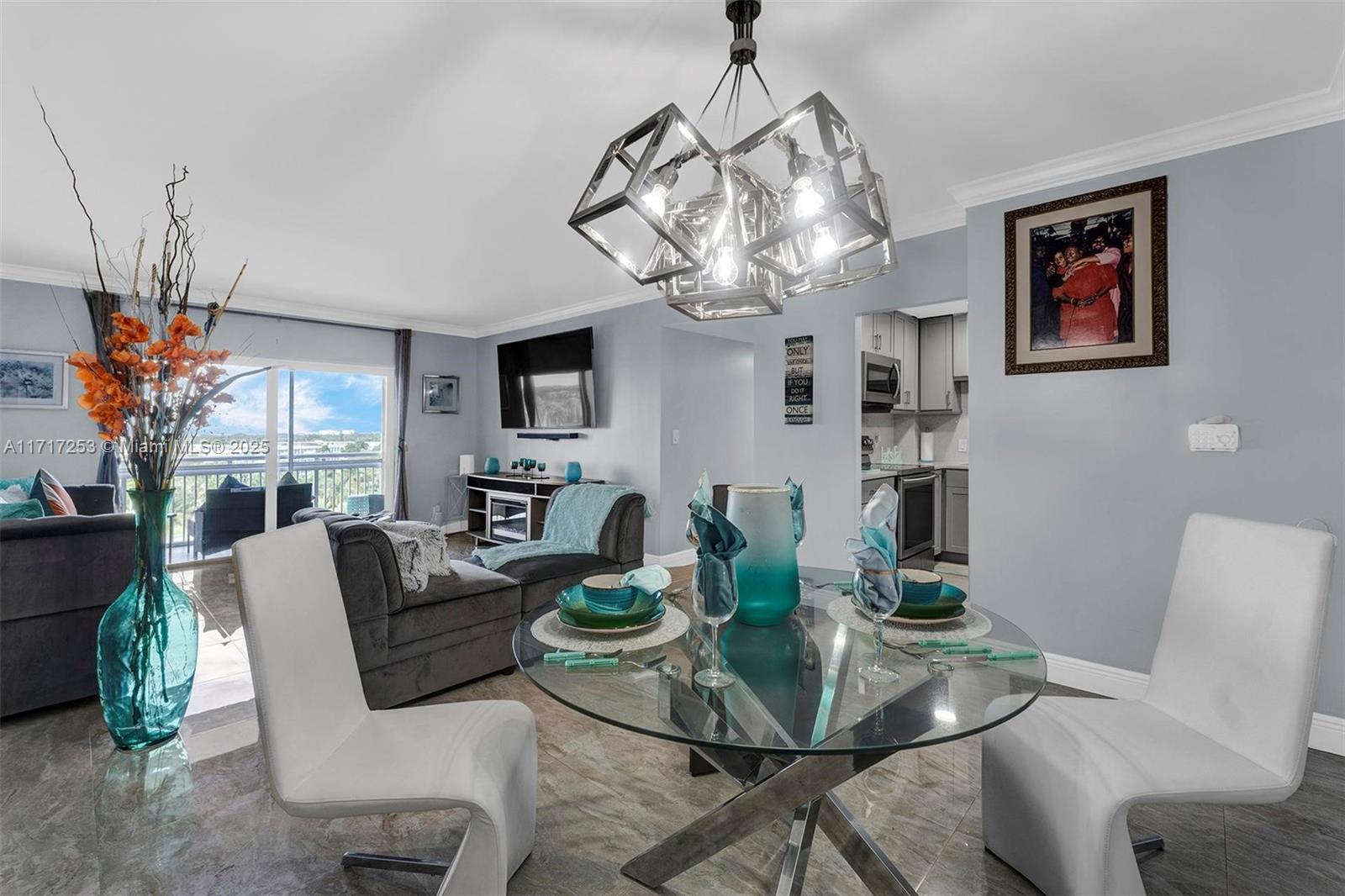 HILLCREST NO 21 CONDO - Residential