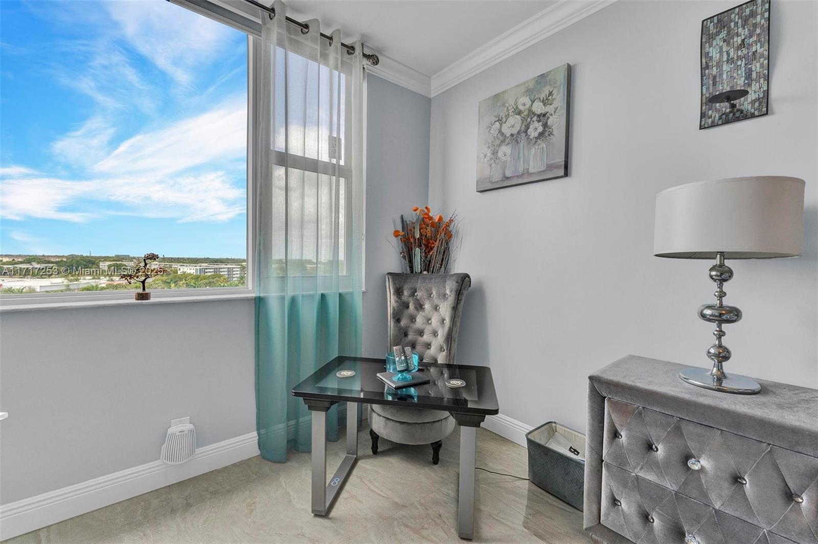HILLCREST NO 21 CONDO - Residential