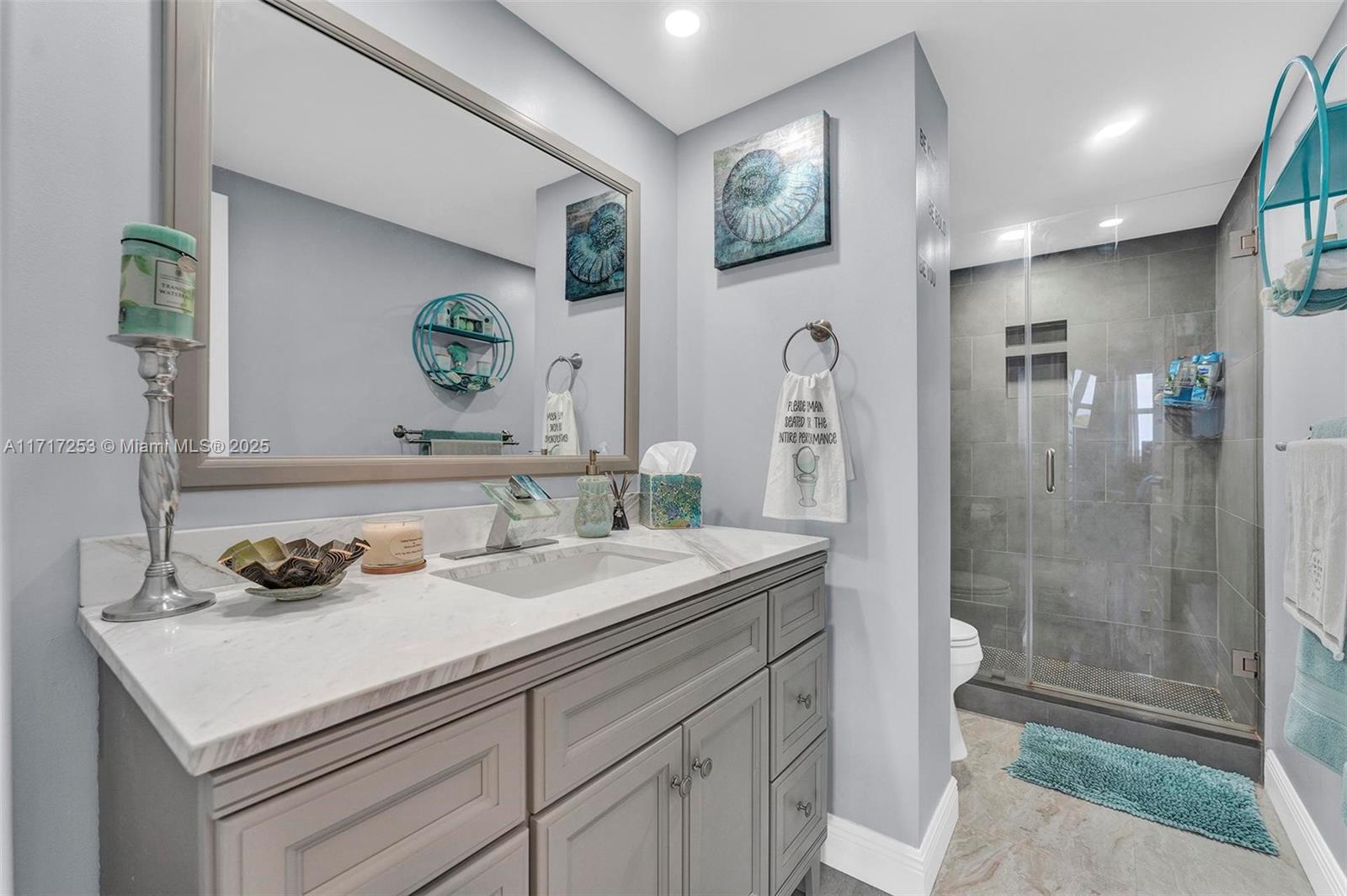 HILLCREST NO 21 CONDO - Residential