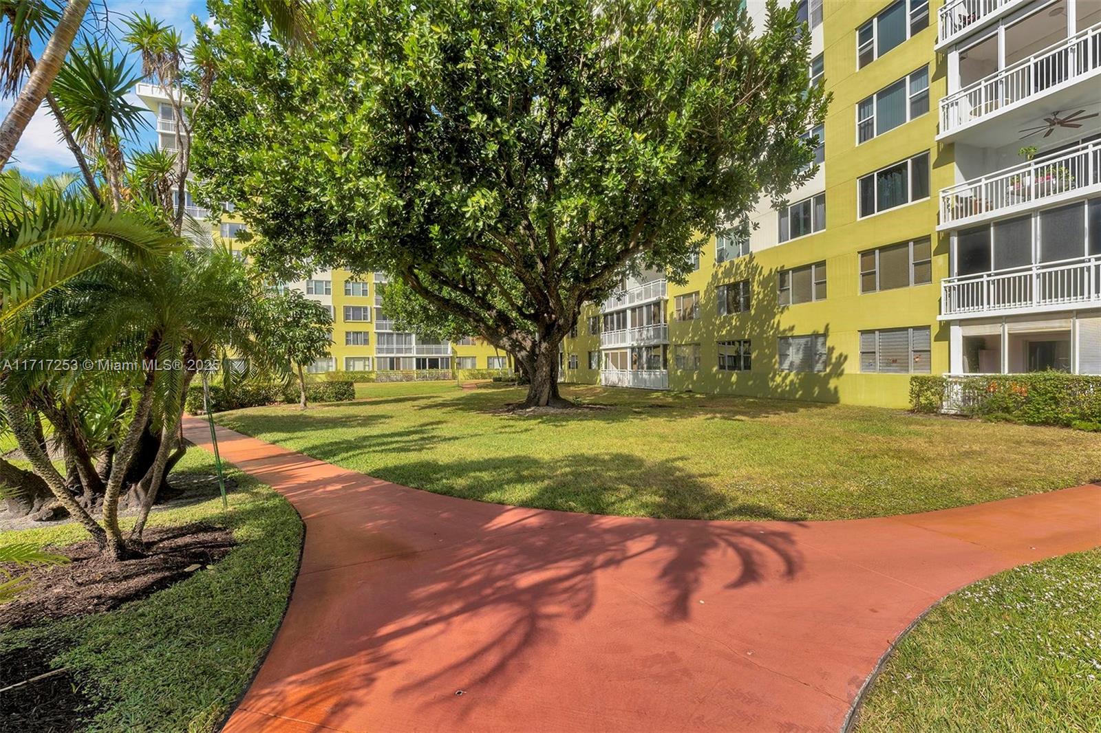 HILLCREST NO 21 CONDO - Residential
