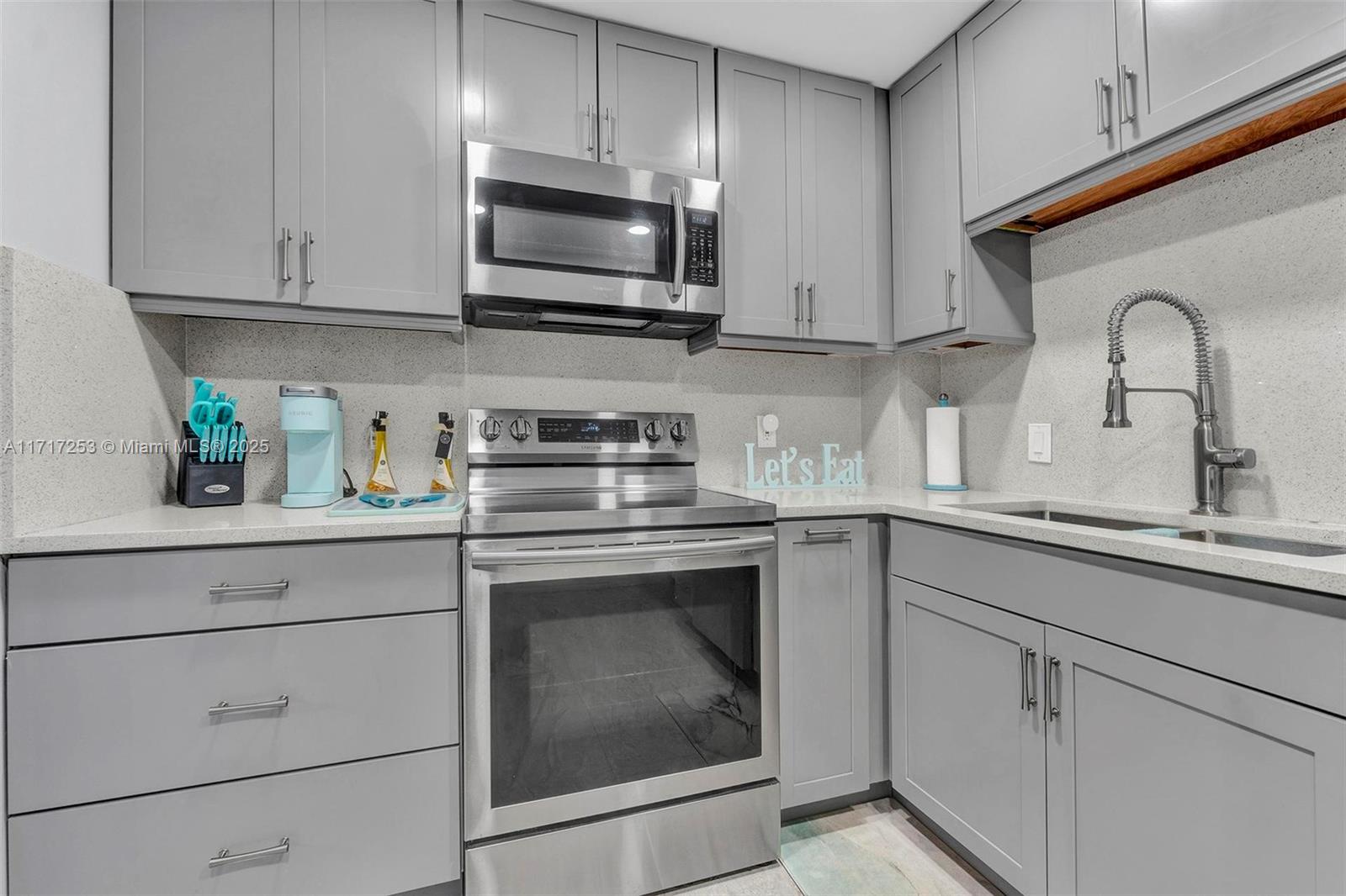 HILLCREST NO 21 CONDO - Residential