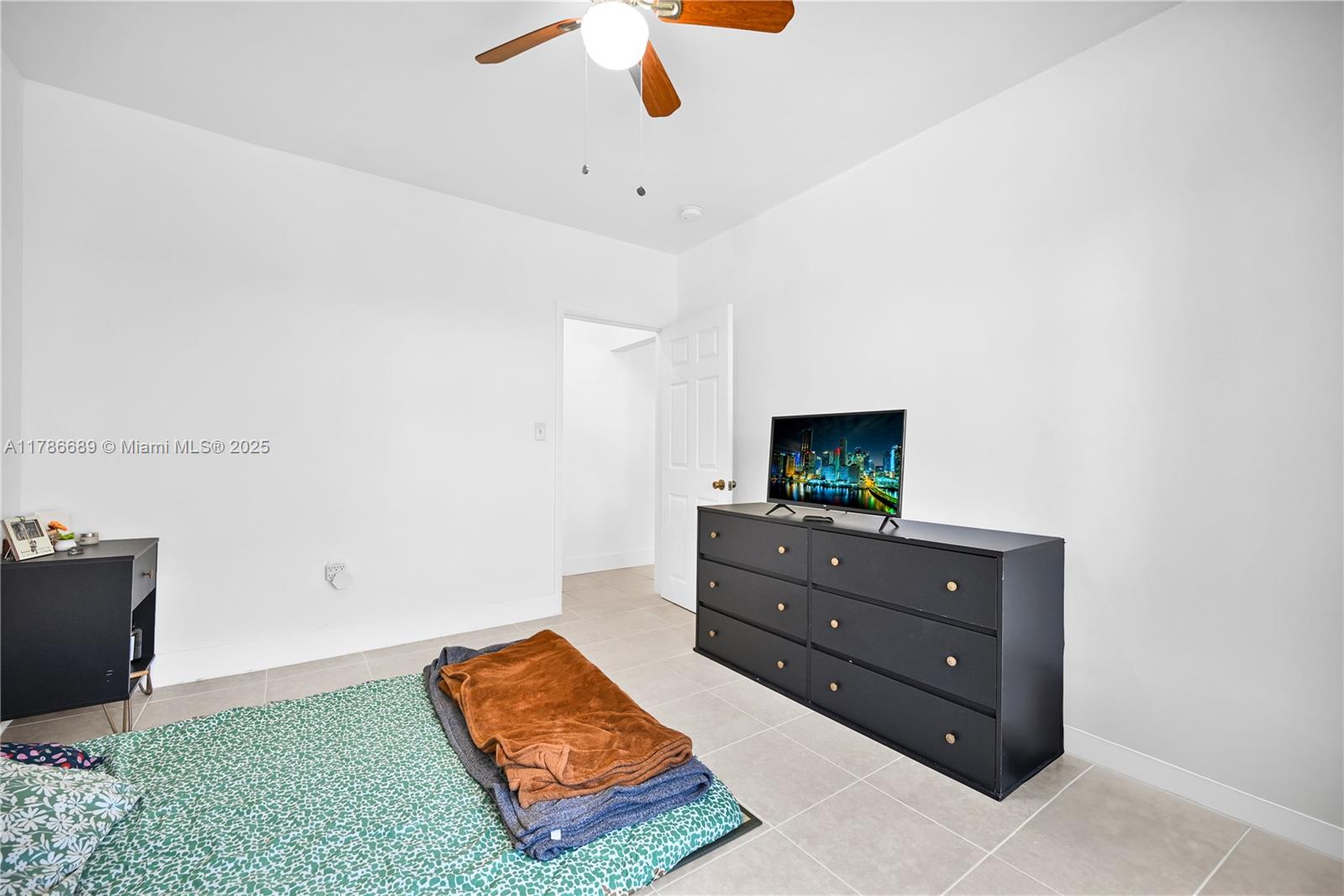 MARSEILLES CONDO - Residential