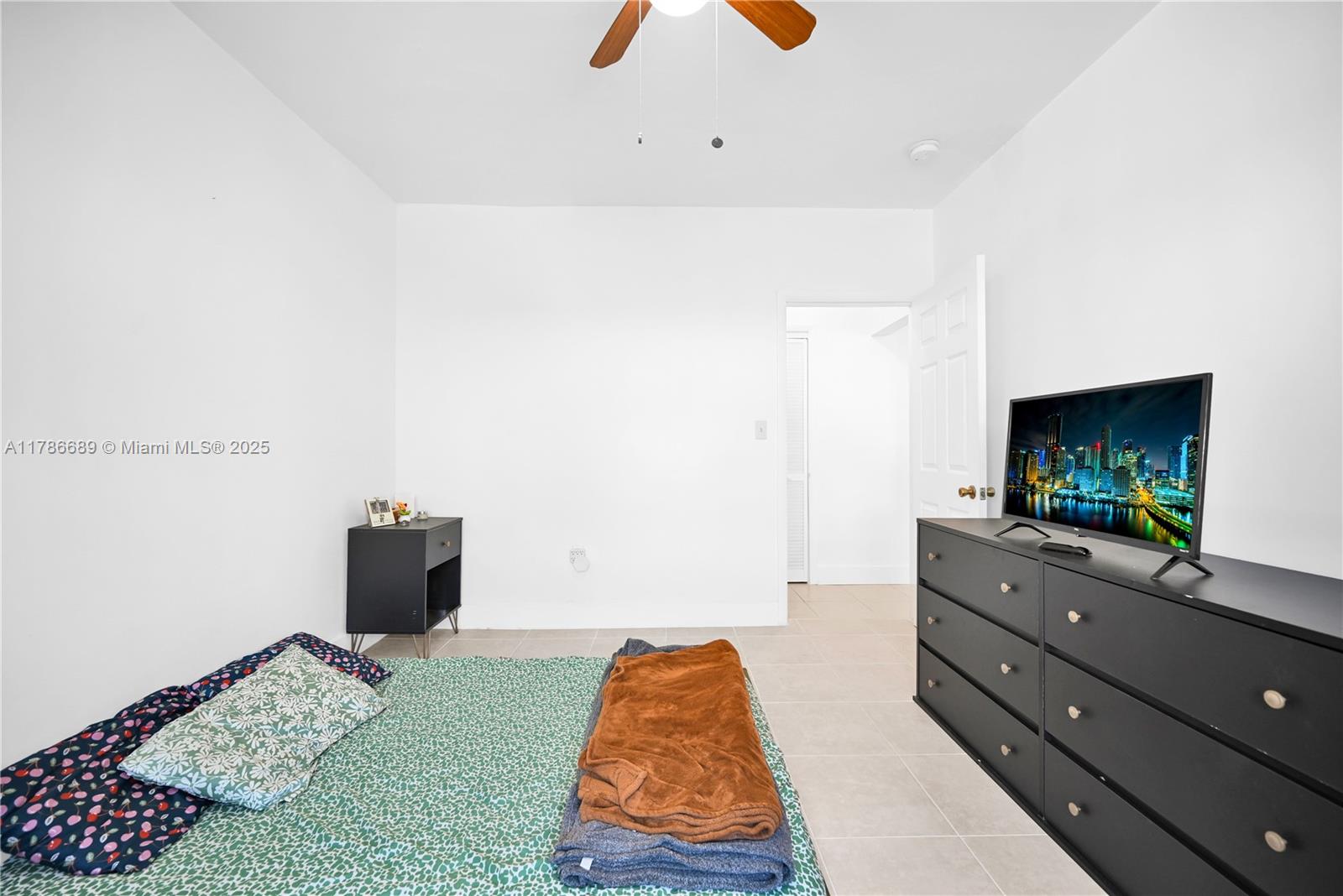 MARSEILLES CONDO - Residential