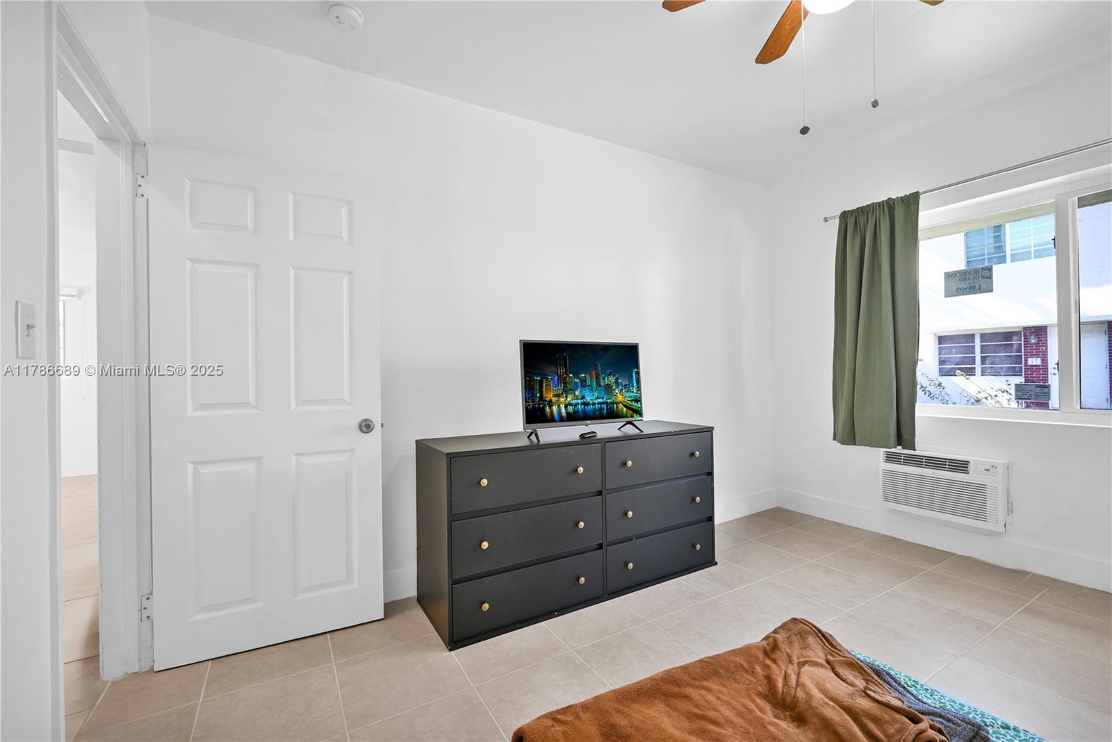 MARSEILLES CONDO - Residential