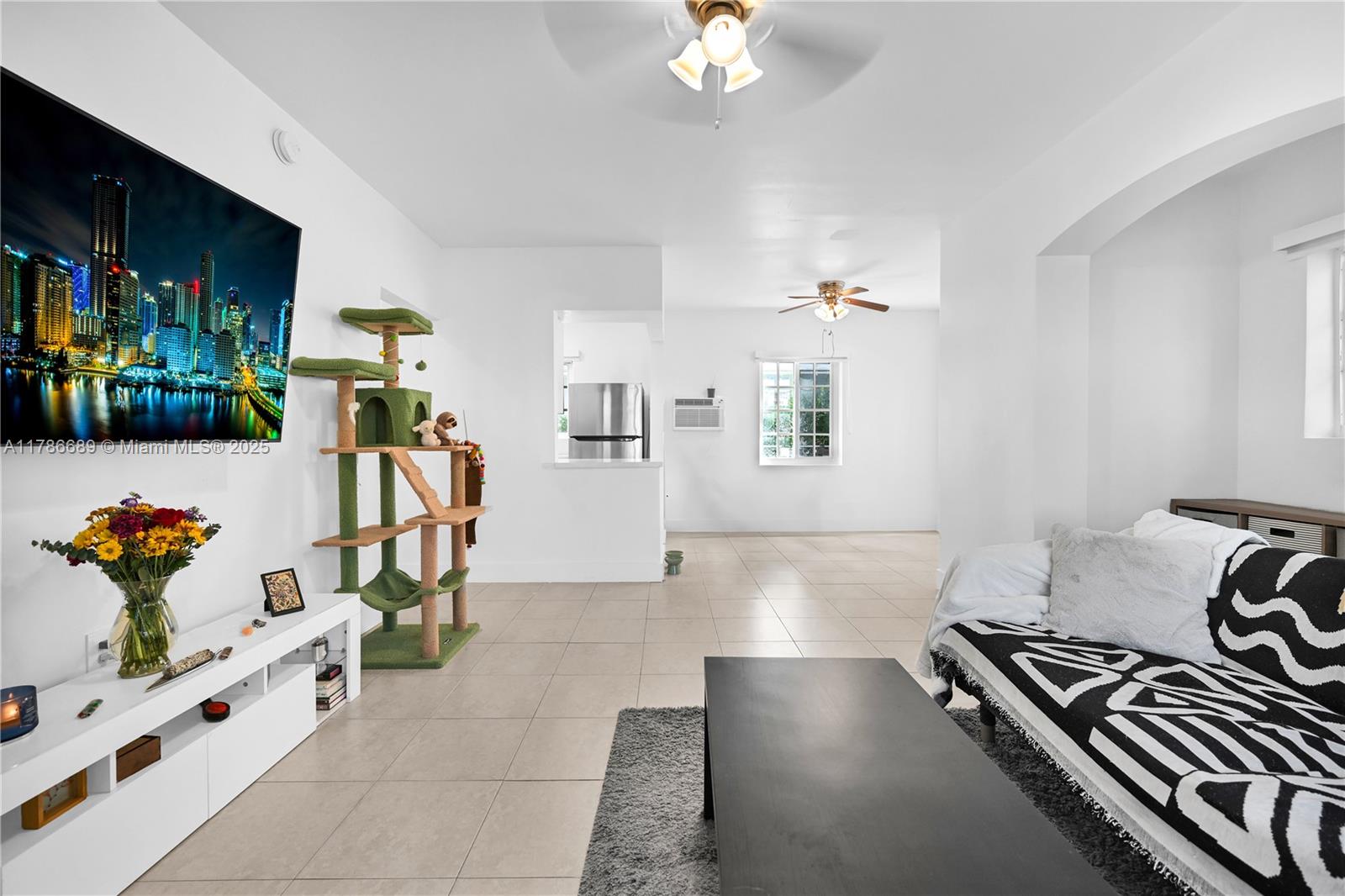 MARSEILLES CONDO - Residential