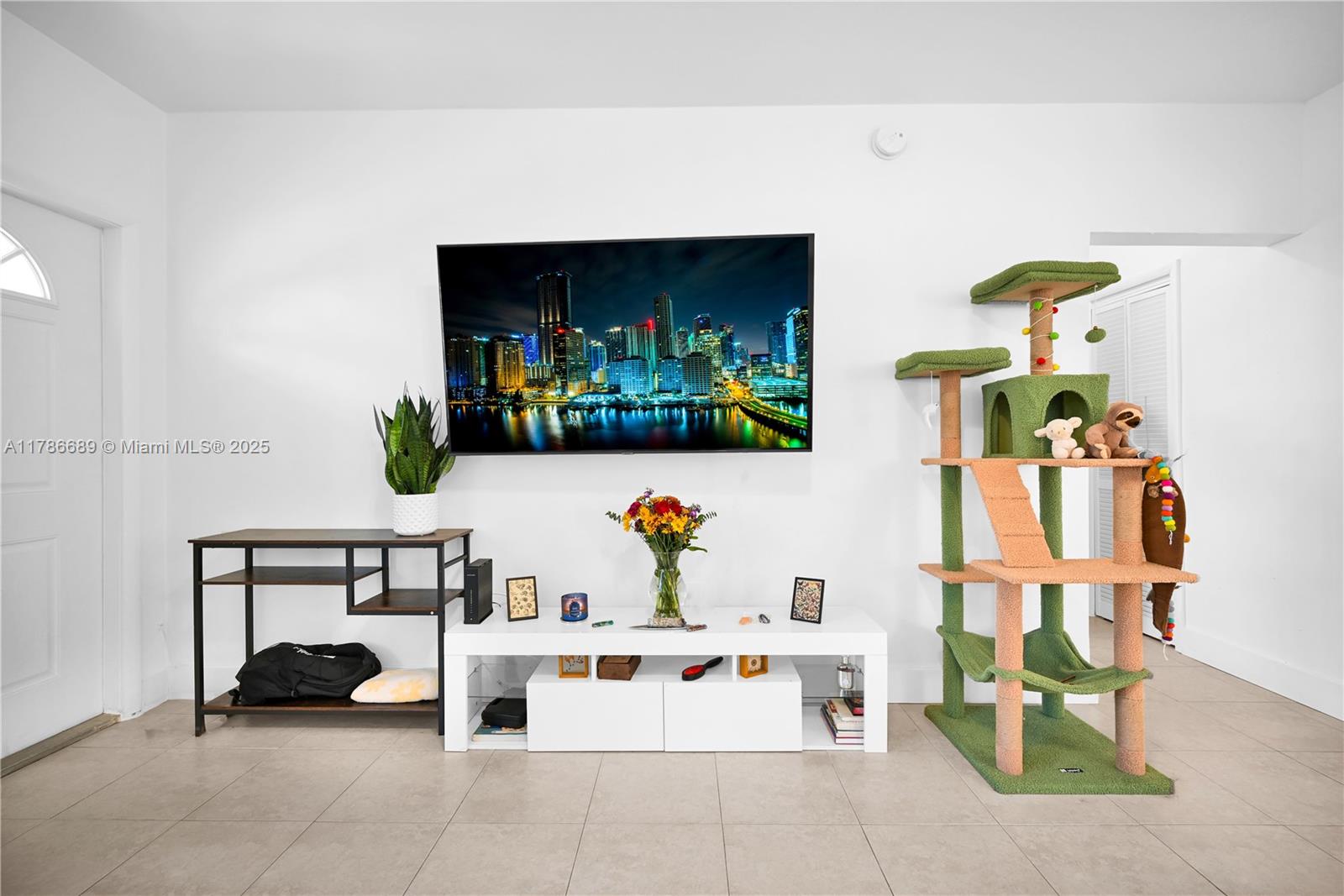 MARSEILLES CONDO - Residential