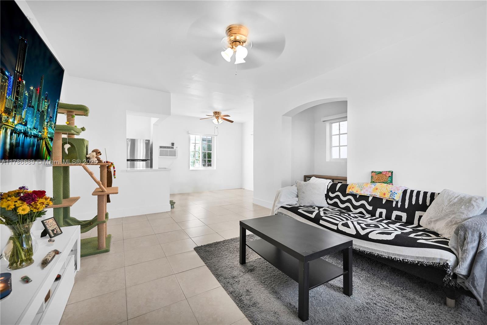 MARSEILLES CONDO - Residential