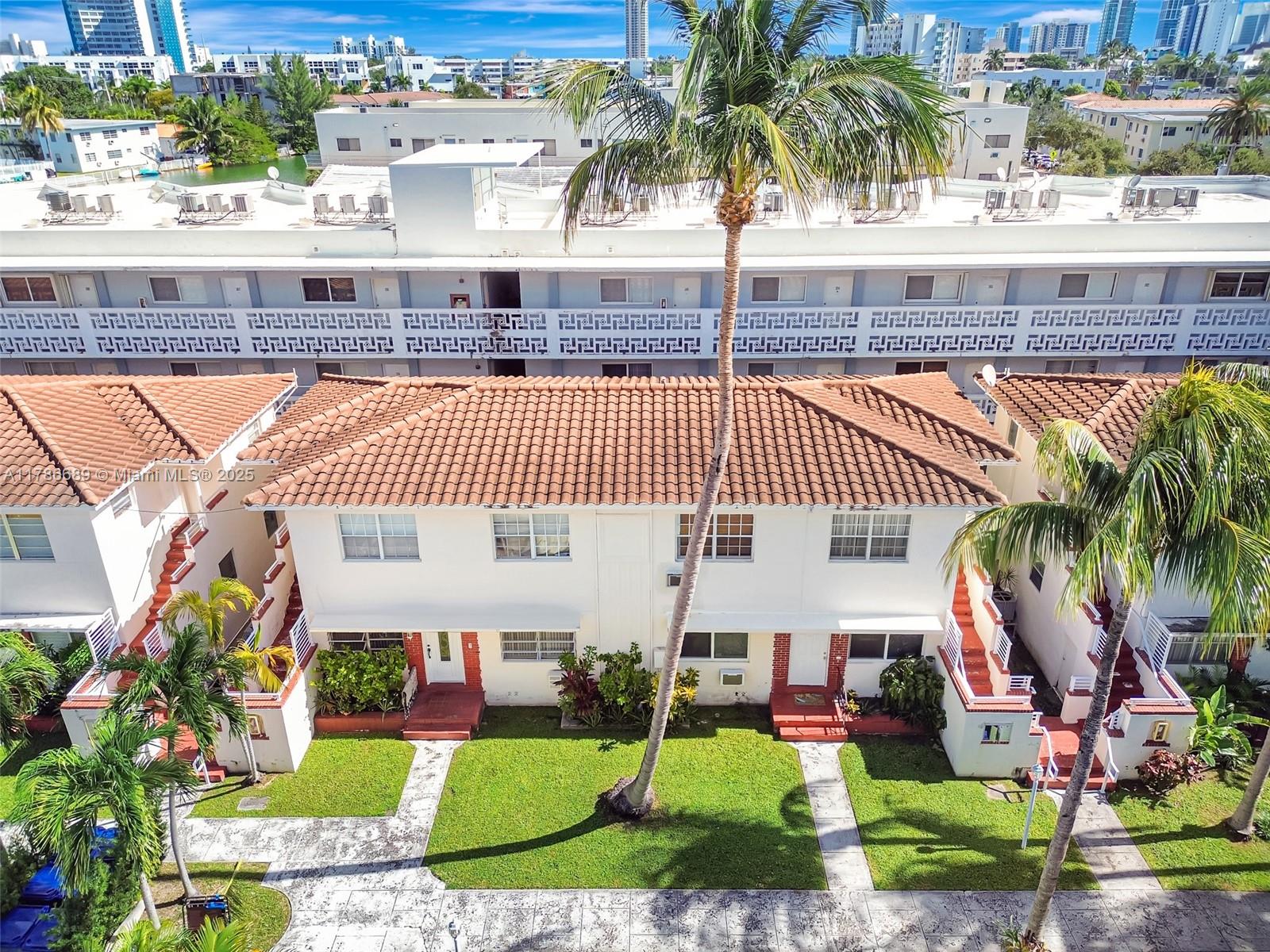 MARSEILLES CONDO - Residential