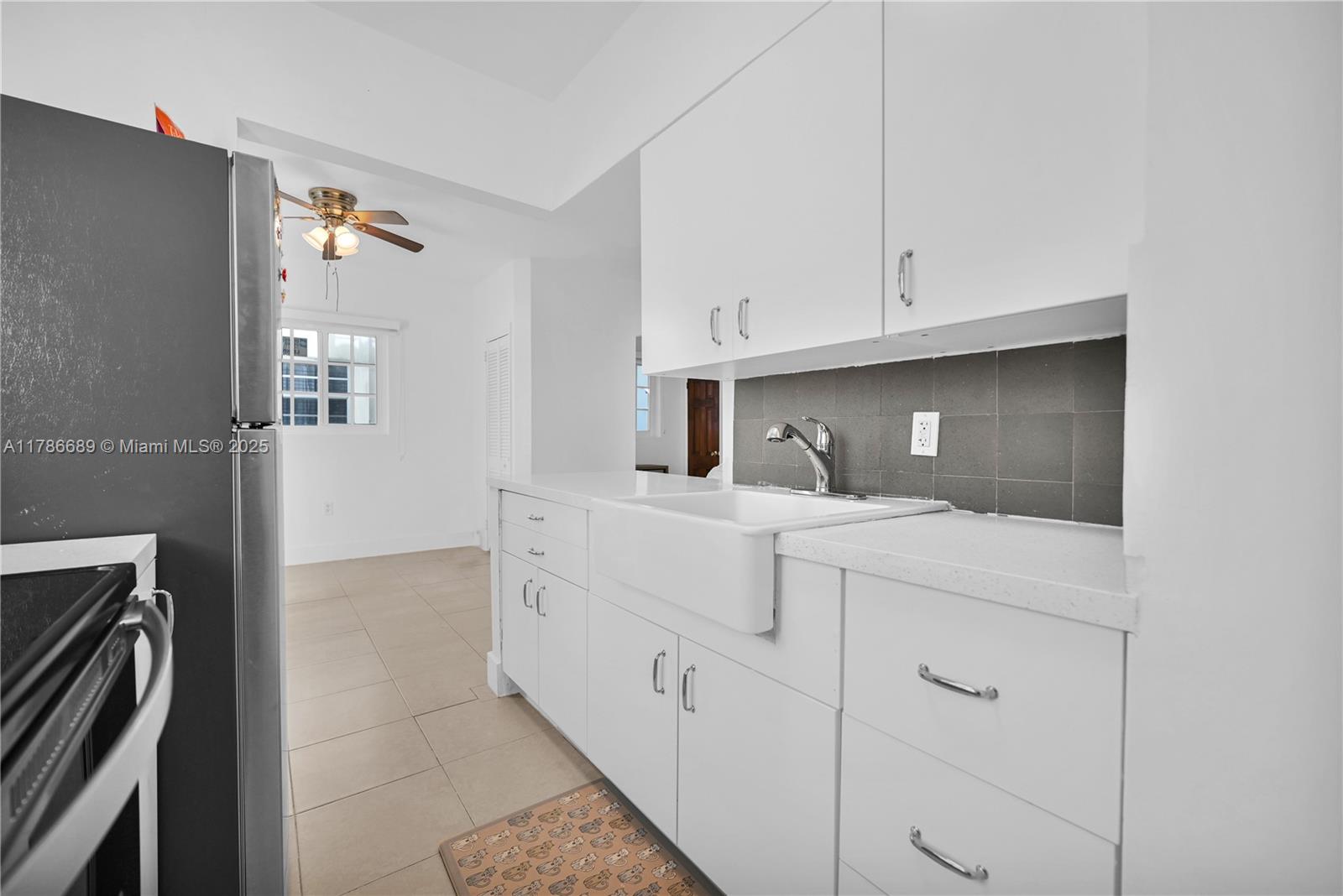 MARSEILLES CONDO - Residential