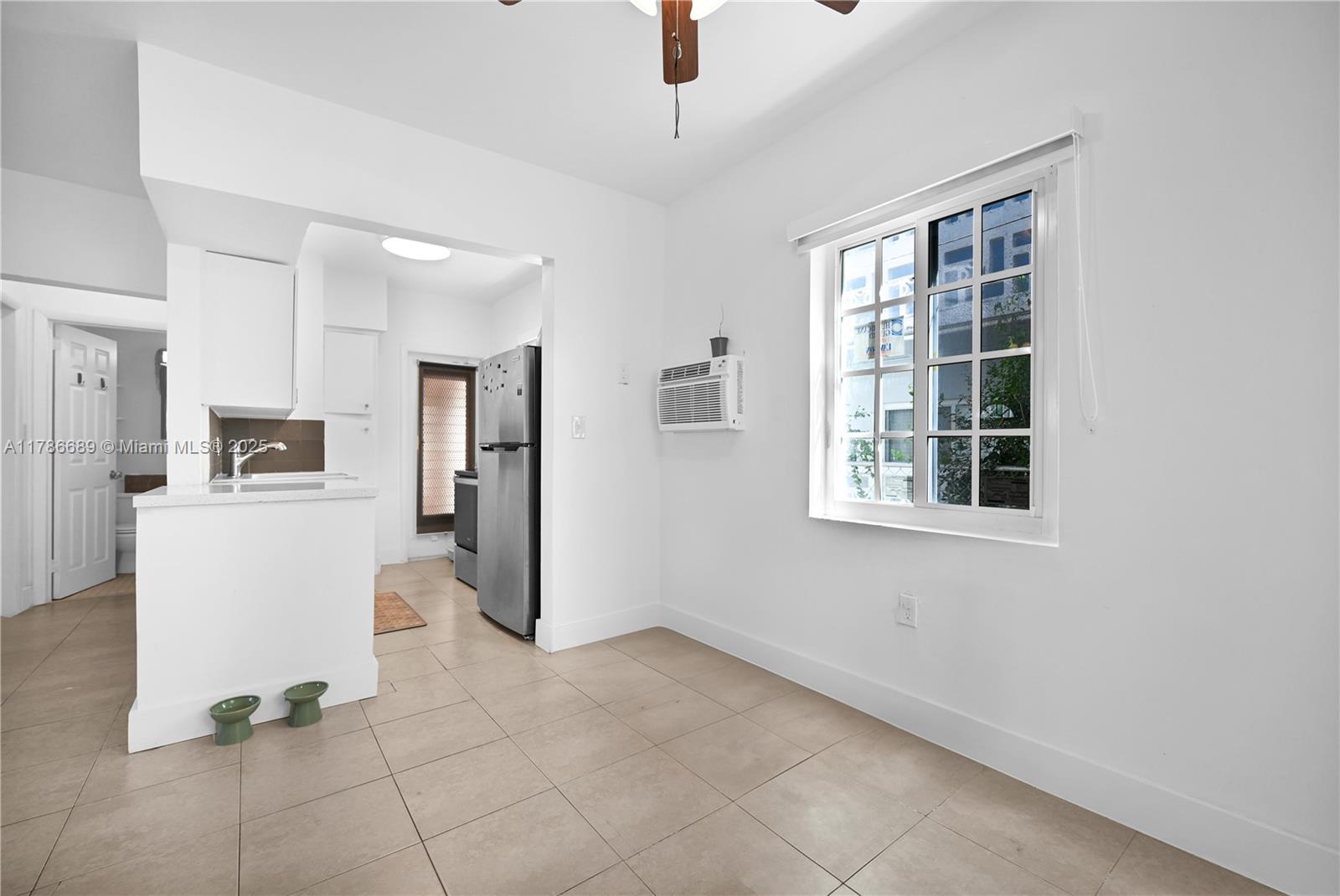 MARSEILLES CONDO - Residential