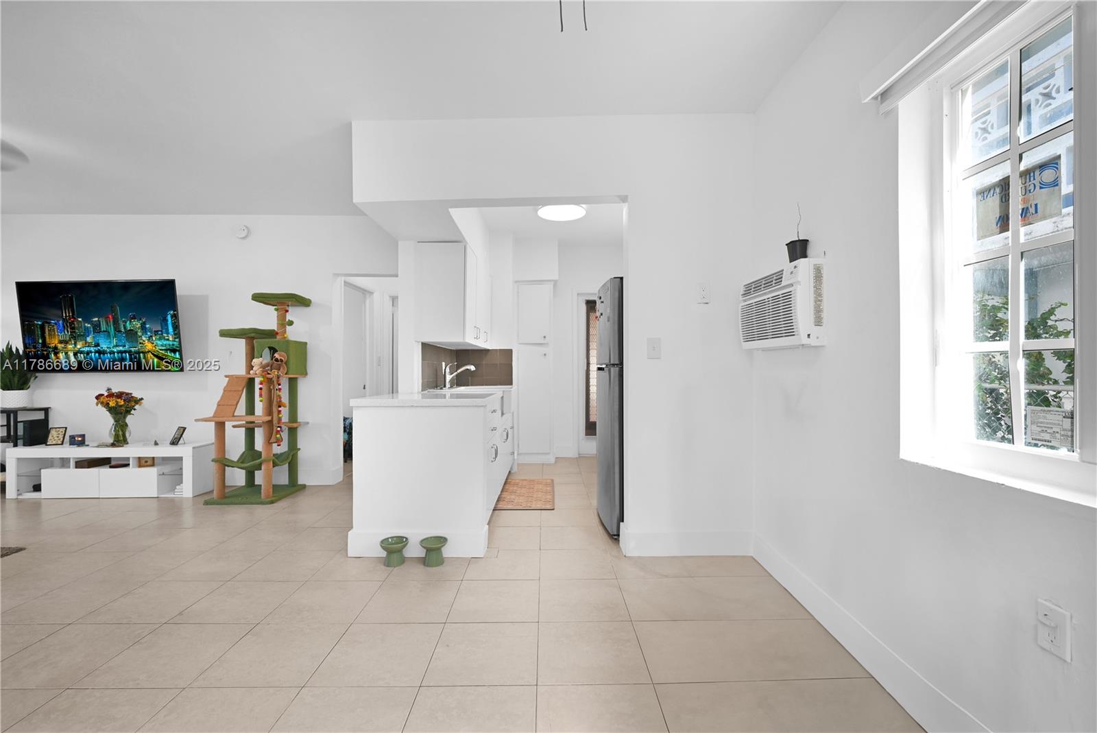 MARSEILLES CONDO - Residential