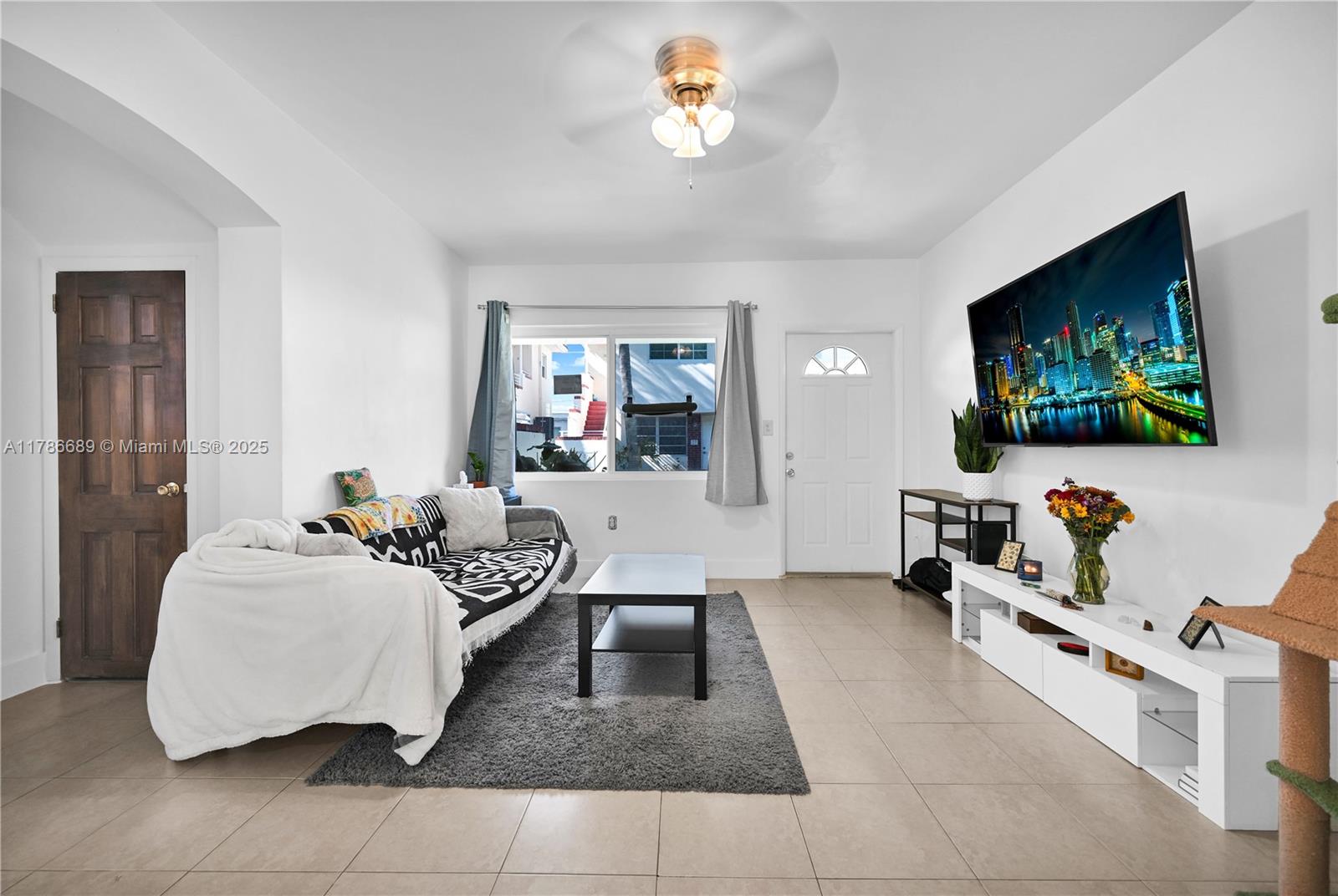 MARSEILLES CONDO - Residential