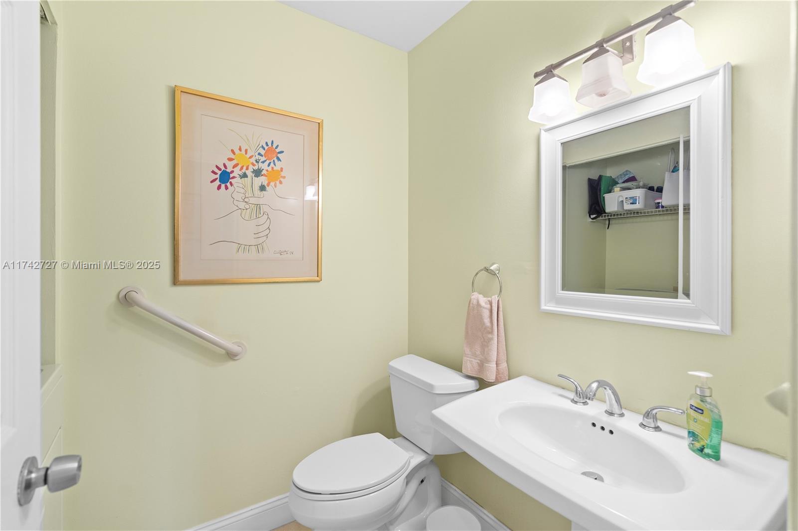 MYSTIC POINTE TOWER 500 C - Residential