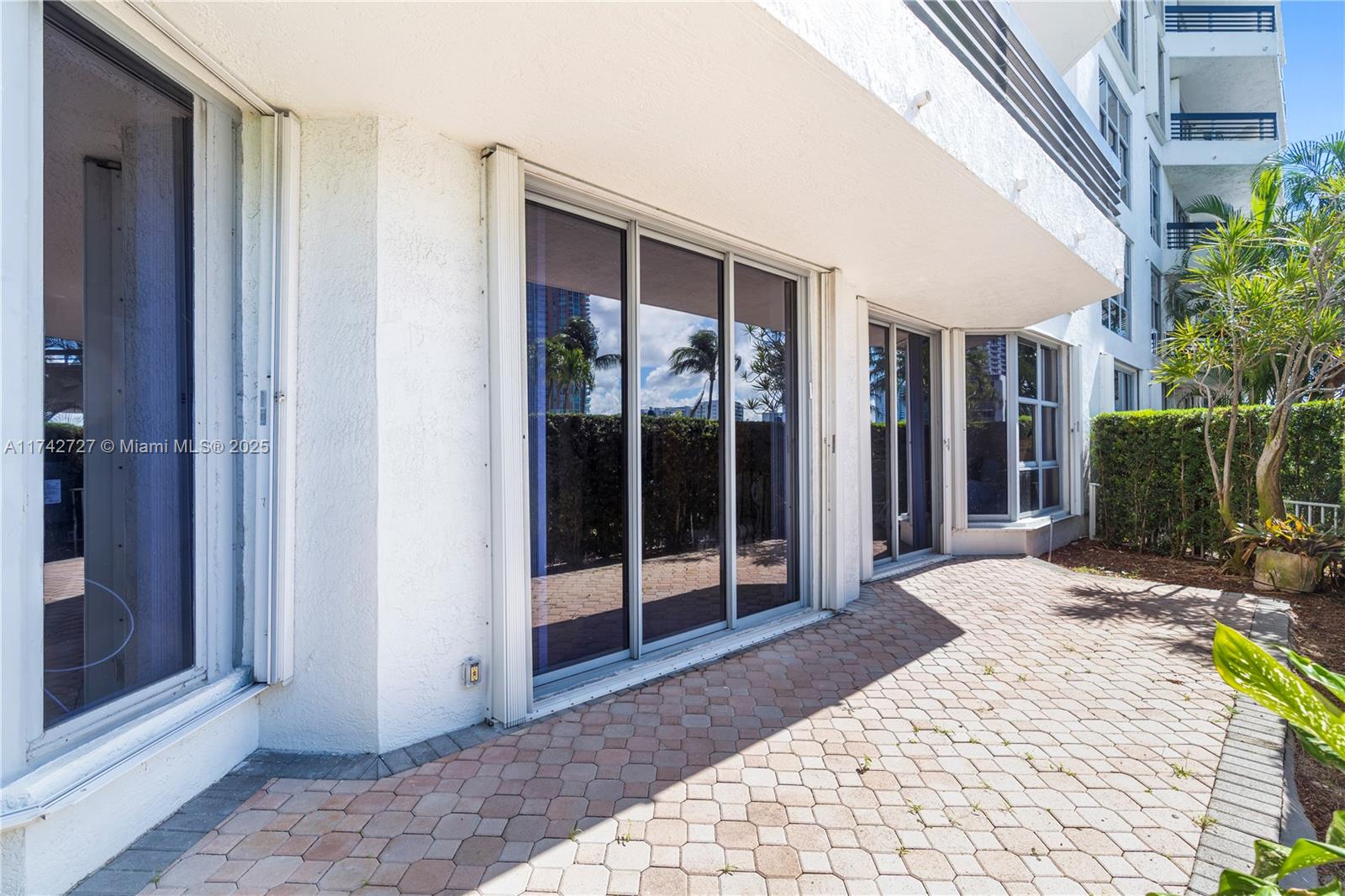 MYSTIC POINTE TOWER 500 C - Residential