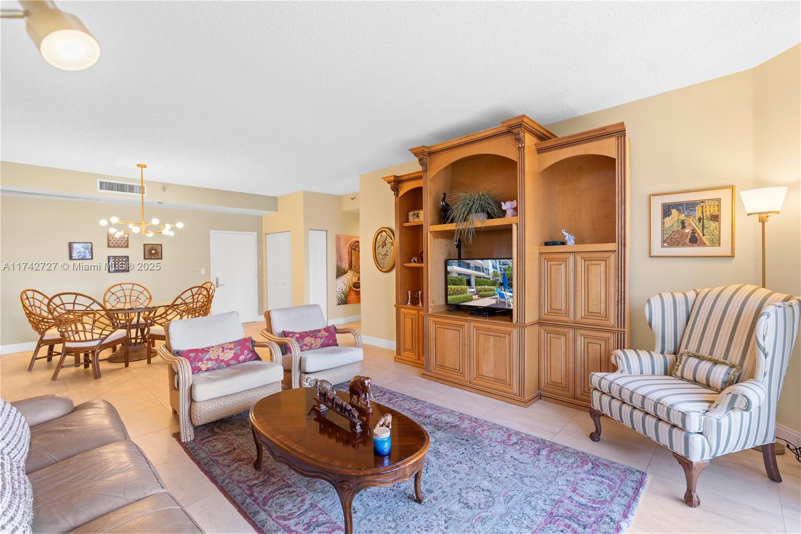 MYSTIC POINTE TOWER 500 C - Residential