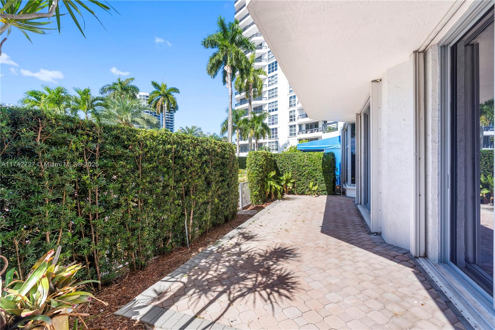 MYSTIC POINTE TOWER 500 C - Residential