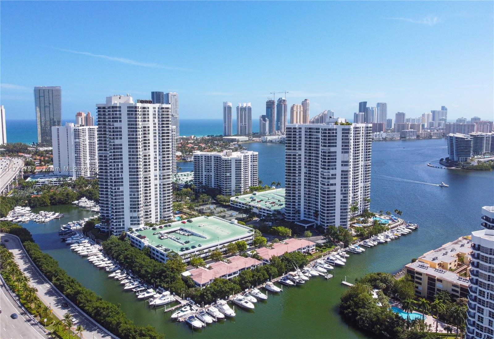 MYSTIC POINTE TOWER 500 C - Residential