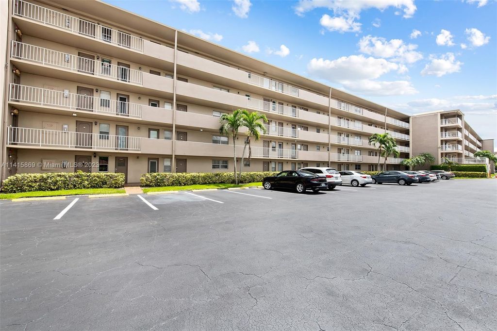 Photo of 5100 Washington St #307, Hollywood, FL 33021 (MLS # A11415869)