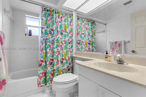 Tiny photo for 527 SE 27th Dr, Homestead, FL 33033 (MLS # A12078555)