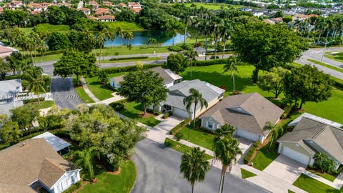 Tiny photo for 527 SE 27th Dr, Homestead, FL 33033 (MLS # A12078555)