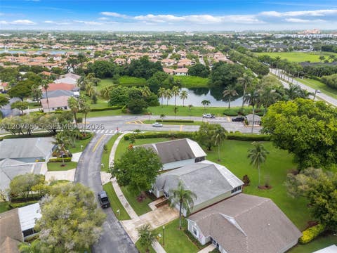 Tiny photo for 527 SE 27th Dr, Homestead, FL 33033 (MLS # A12078555)