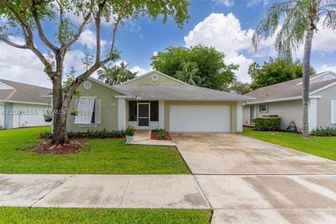 Tiny photo for 527 SE 27th Dr, Homestead, FL 33033 (MLS # A12078555)