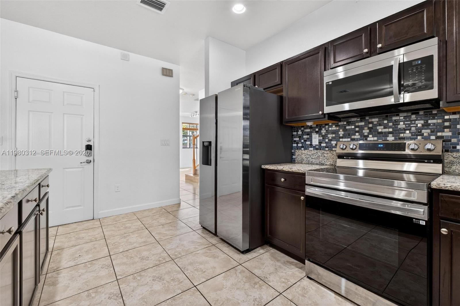 SILVER PALM EAST SEC TWO - Residential Lease