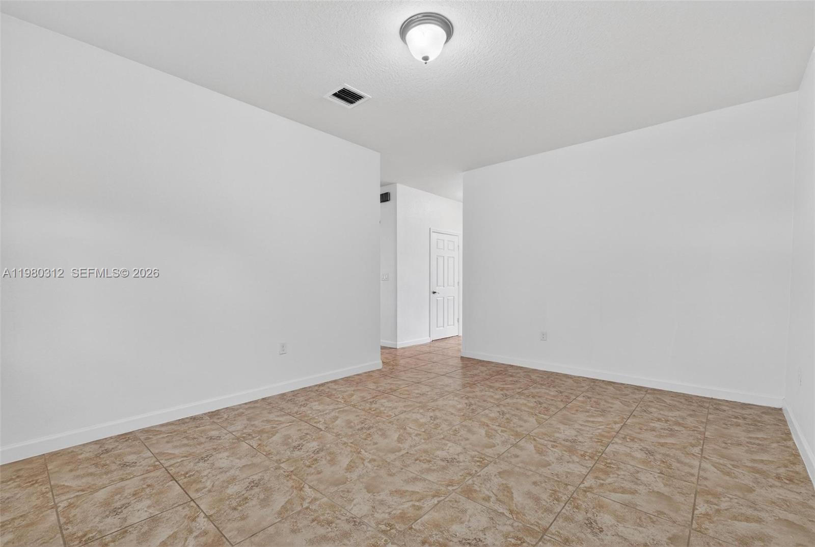 SILVER PALM EAST SEC TWO - Residential Lease