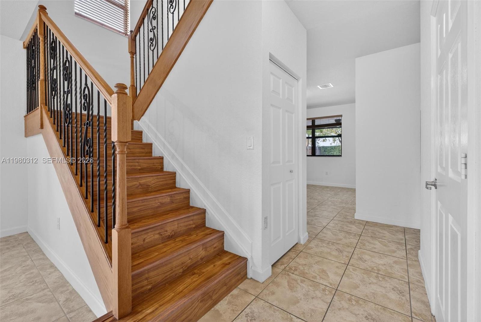 SILVER PALM EAST SEC TWO - Residential Lease