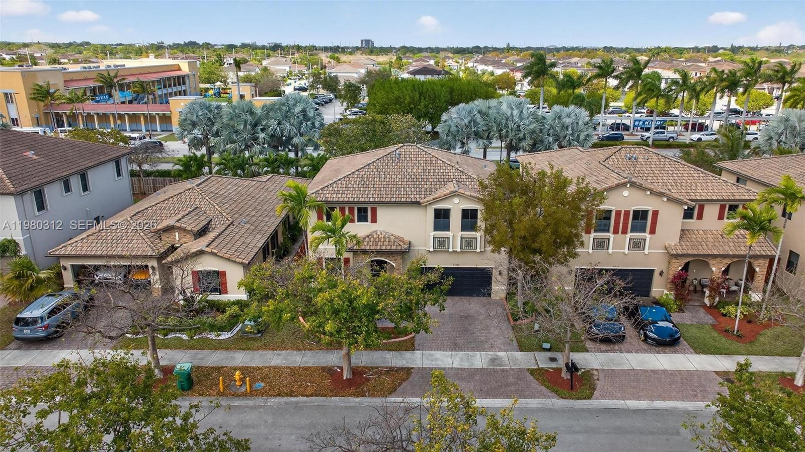 SILVER PALM EAST SEC TWO - Residential Lease