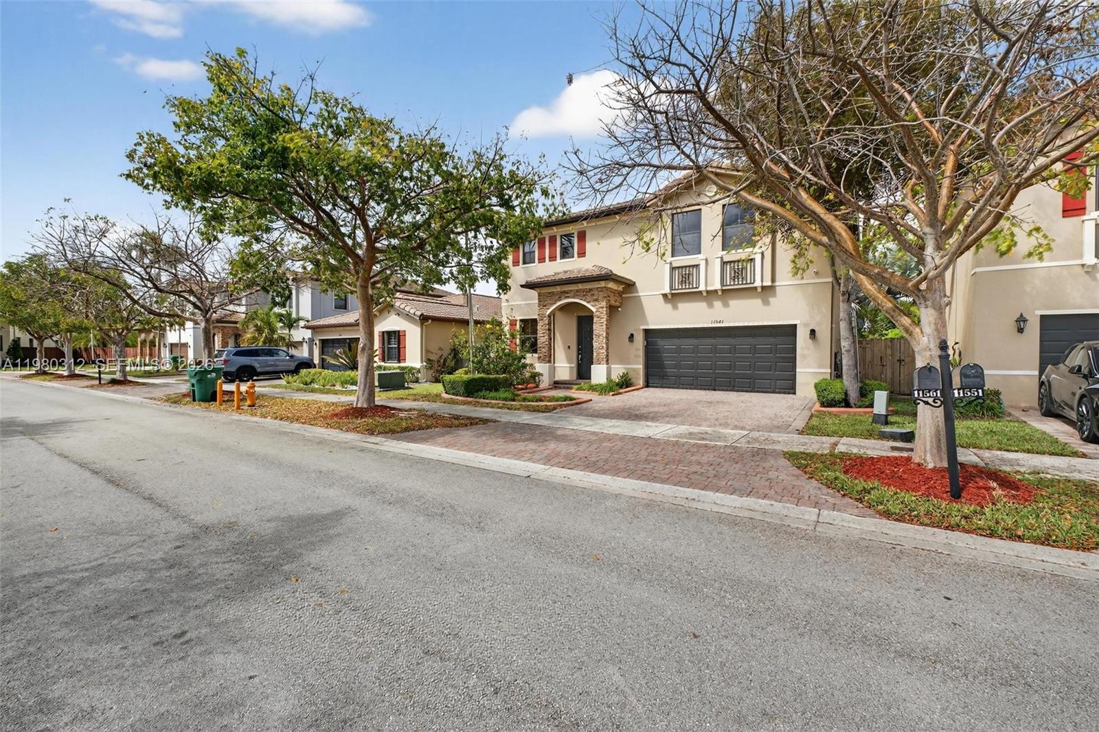 SILVER PALM EAST SEC TWO - Residential Lease