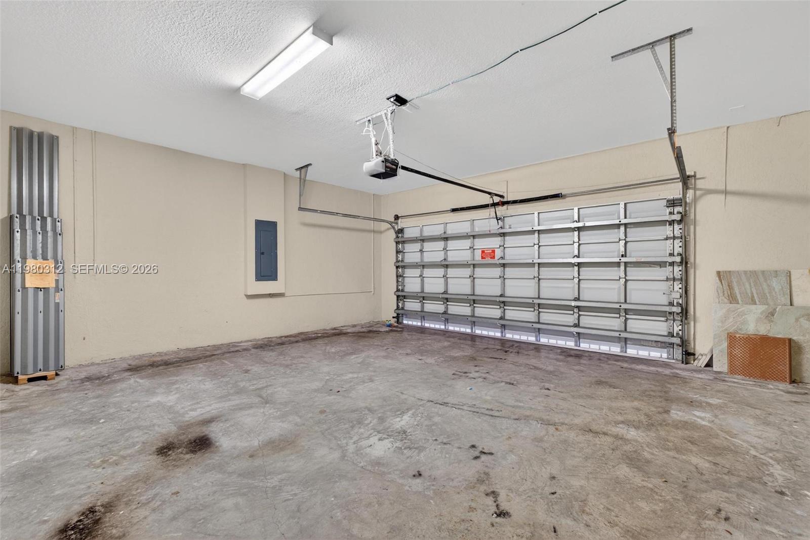 SILVER PALM EAST SEC TWO - Residential Lease