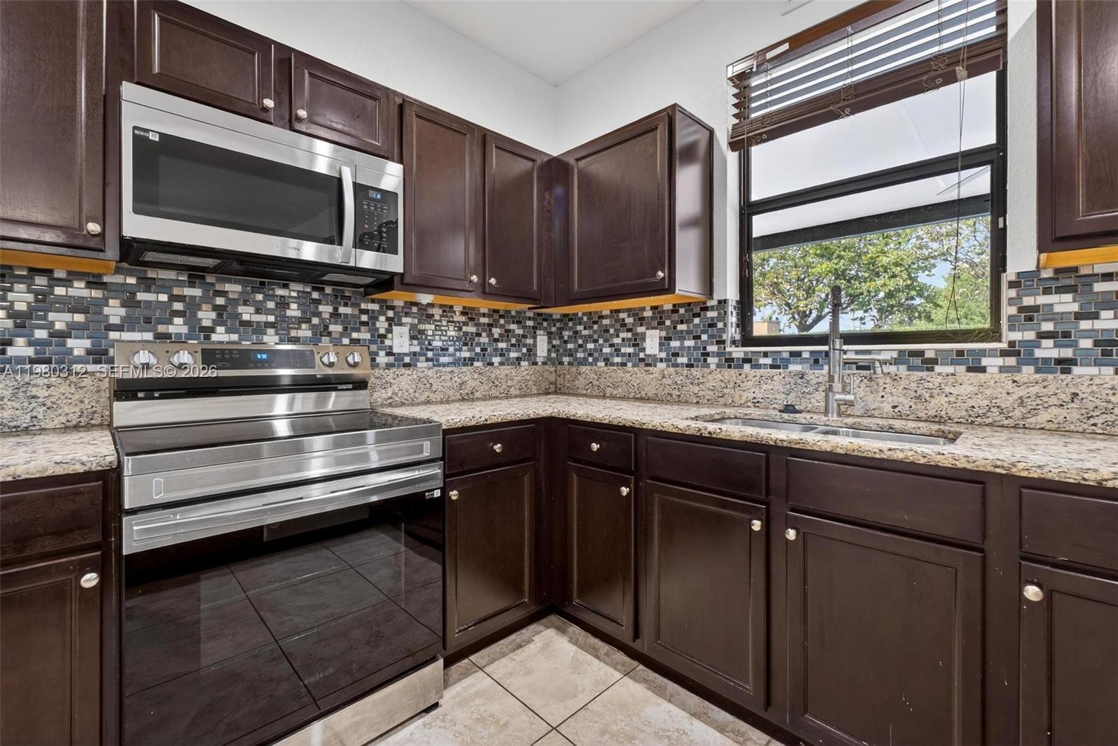 SILVER PALM EAST SEC TWO - Residential Lease