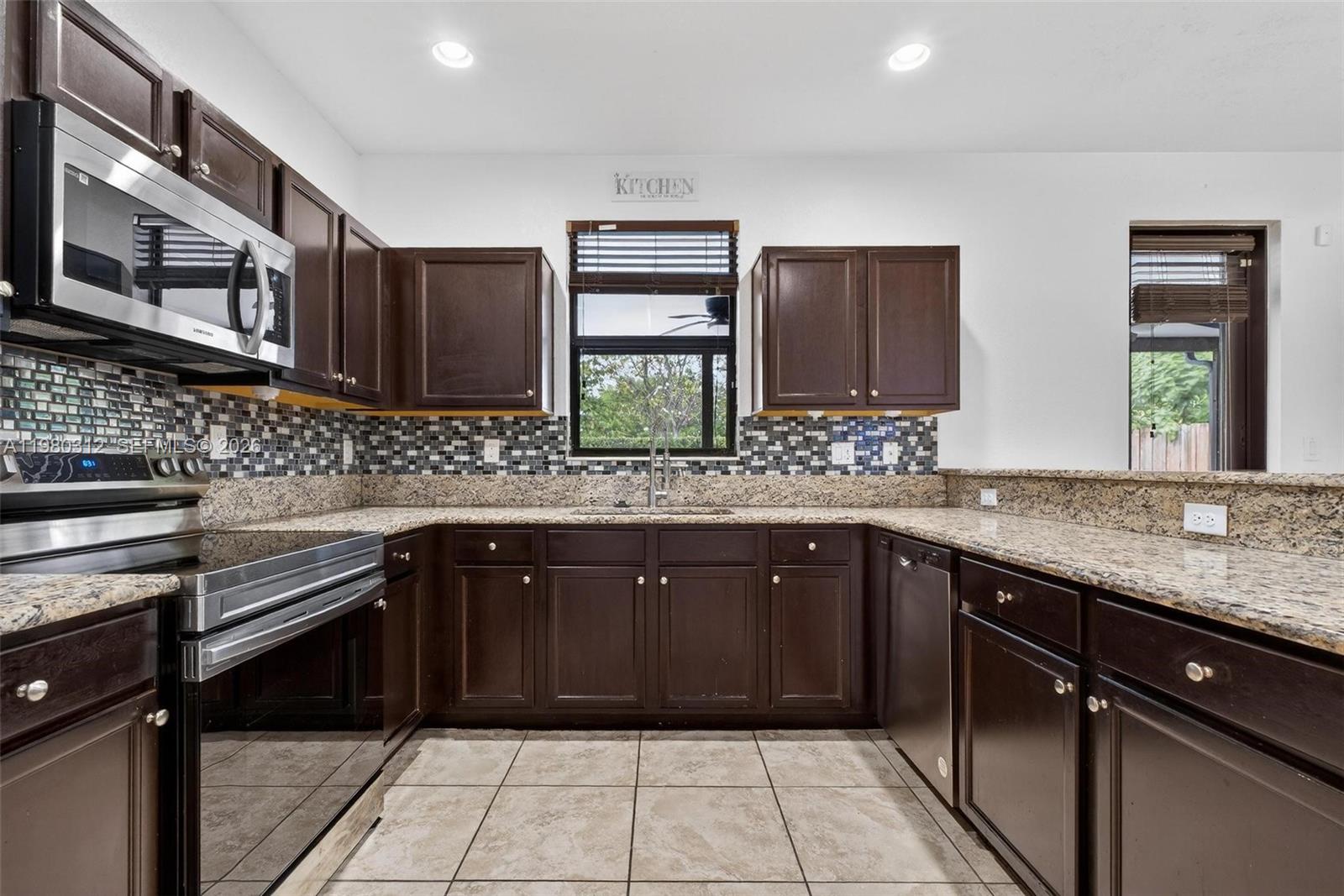 SILVER PALM EAST SEC TWO - Residential Lease