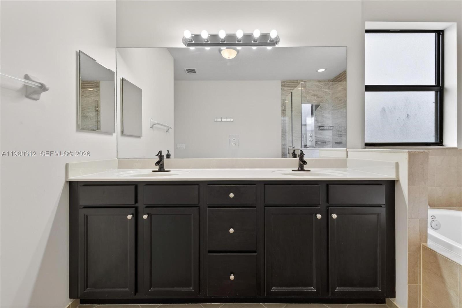 SILVER PALM EAST SEC TWO - Residential Lease