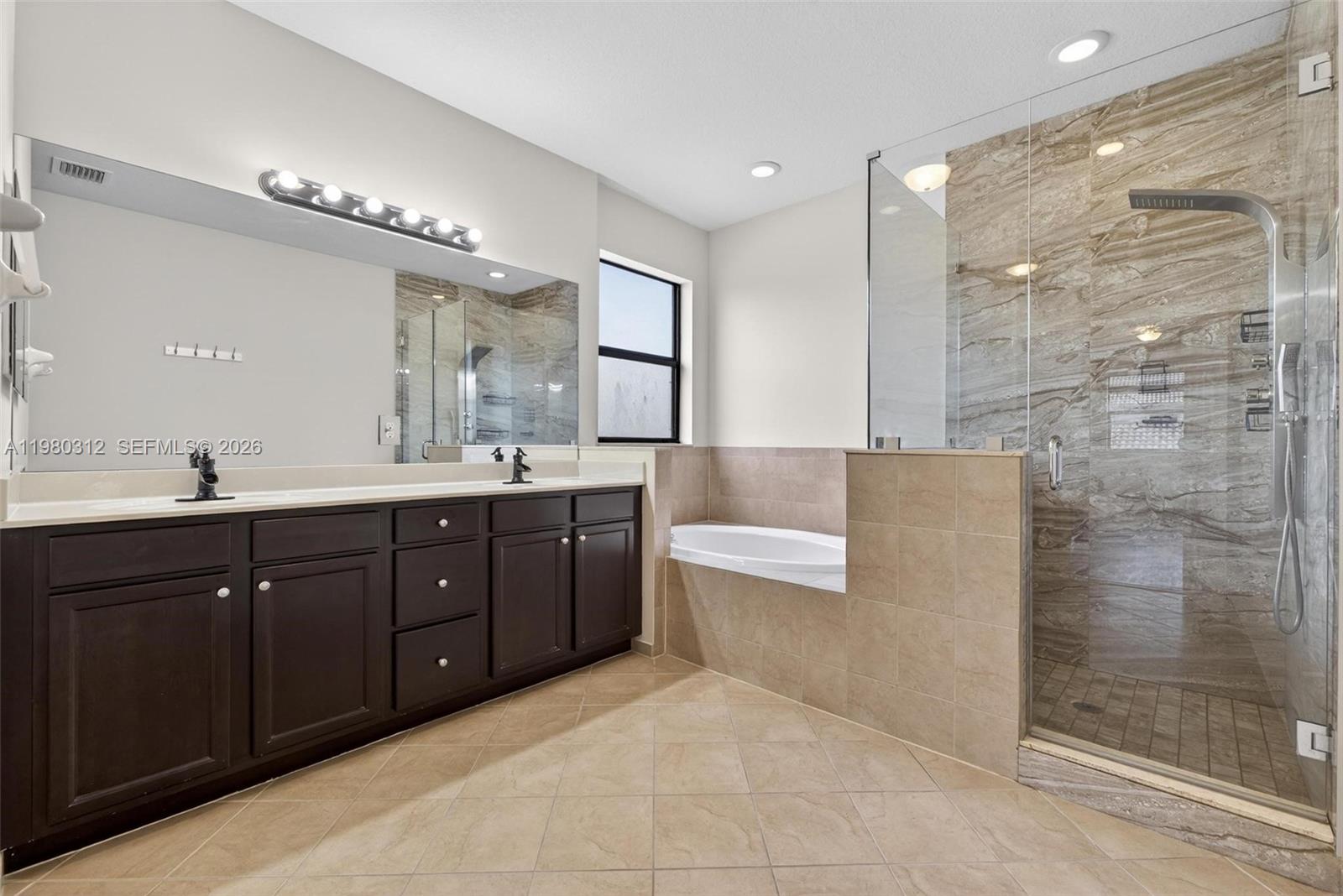 SILVER PALM EAST SEC TWO - Residential Lease