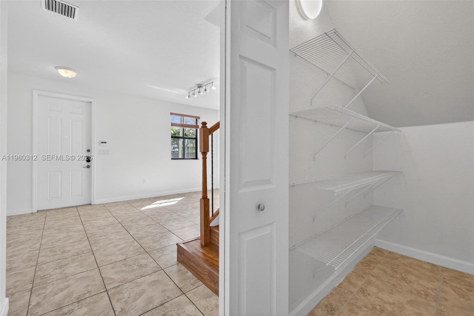 SILVER PALM EAST SEC TWO - Residential Lease