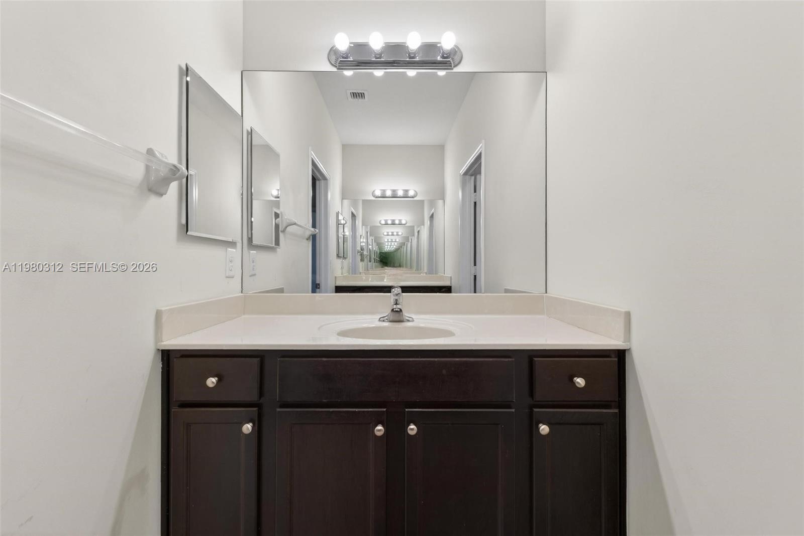 SILVER PALM EAST SEC TWO - Residential Lease