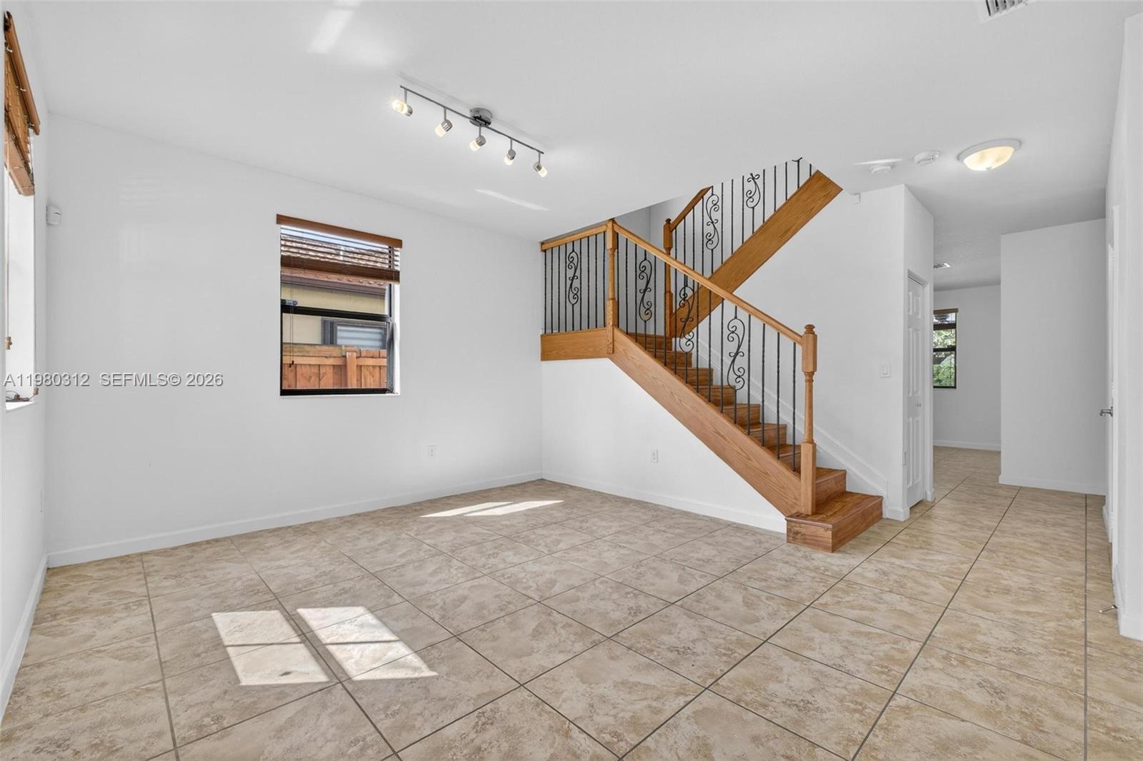 SILVER PALM EAST SEC TWO - Residential Lease