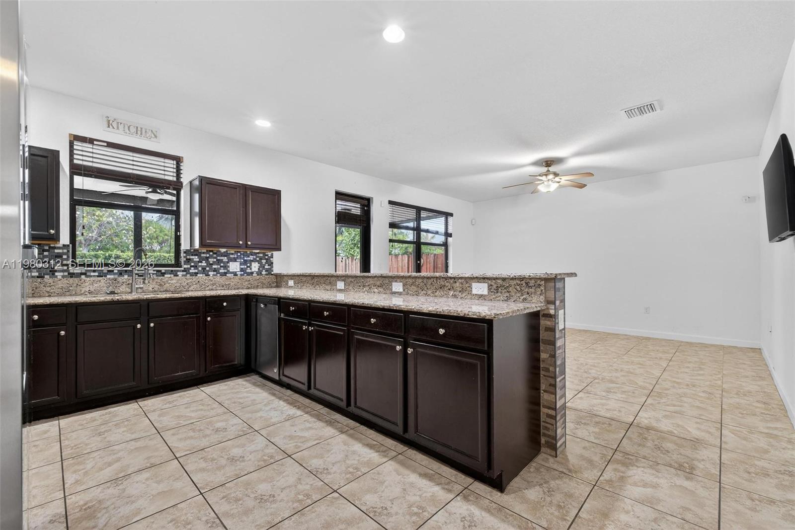 SILVER PALM EAST SEC TWO - Residential Lease