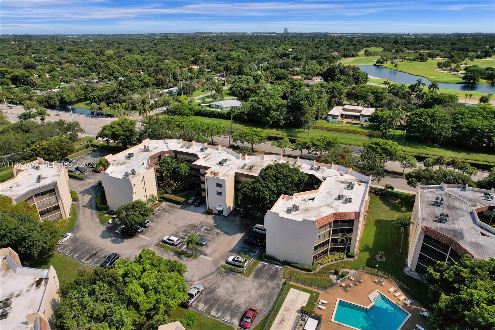 PLANTATION CLUB D CONDO - Residential