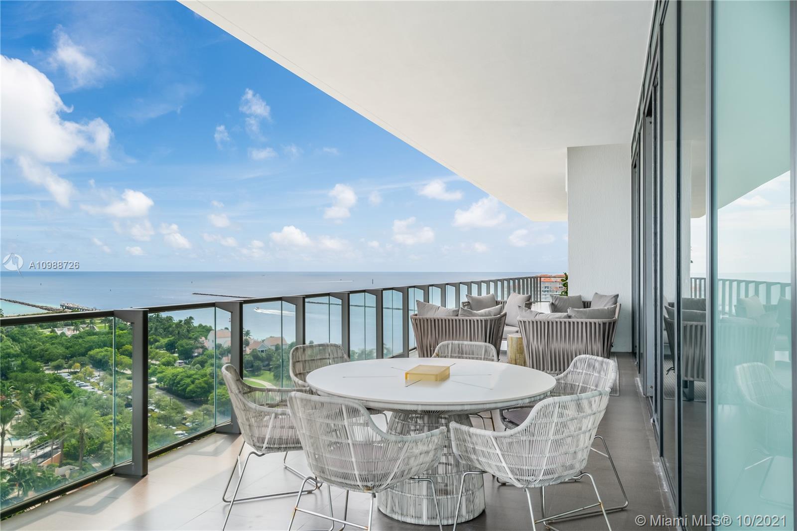 APOGEE CONDO - Residential