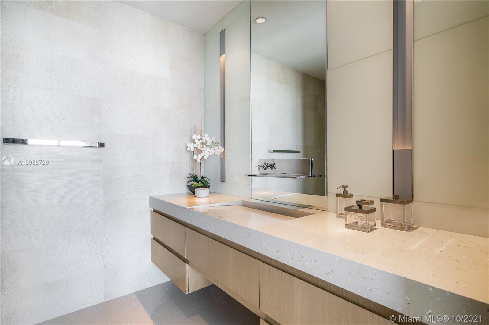 APOGEE CONDO - Residential