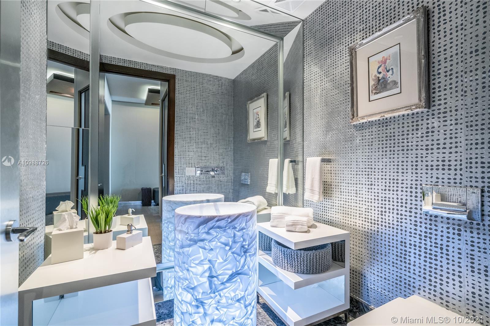 APOGEE CONDO - Residential