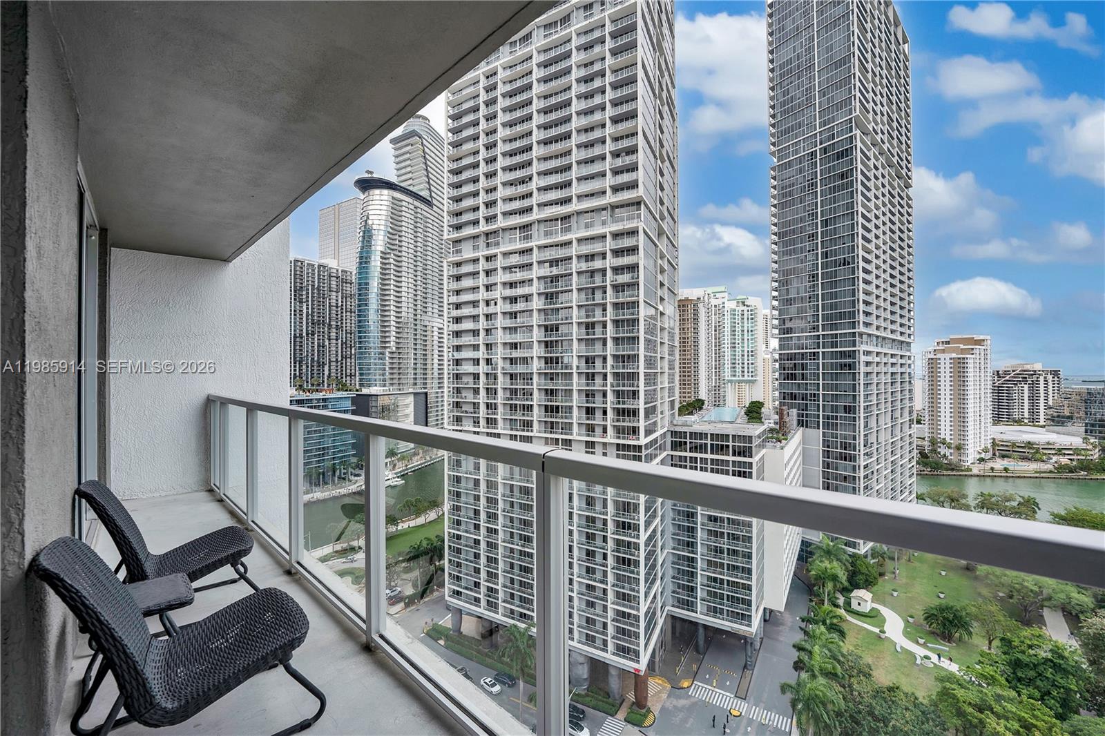 500 Brickell Ave 2000