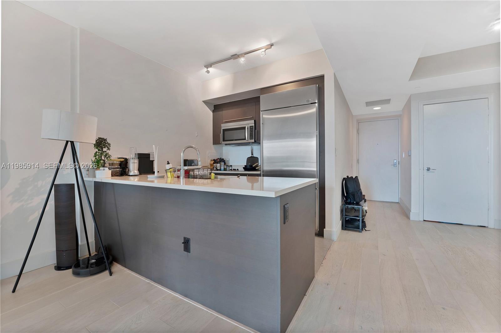 500 Brickell Ave 2000