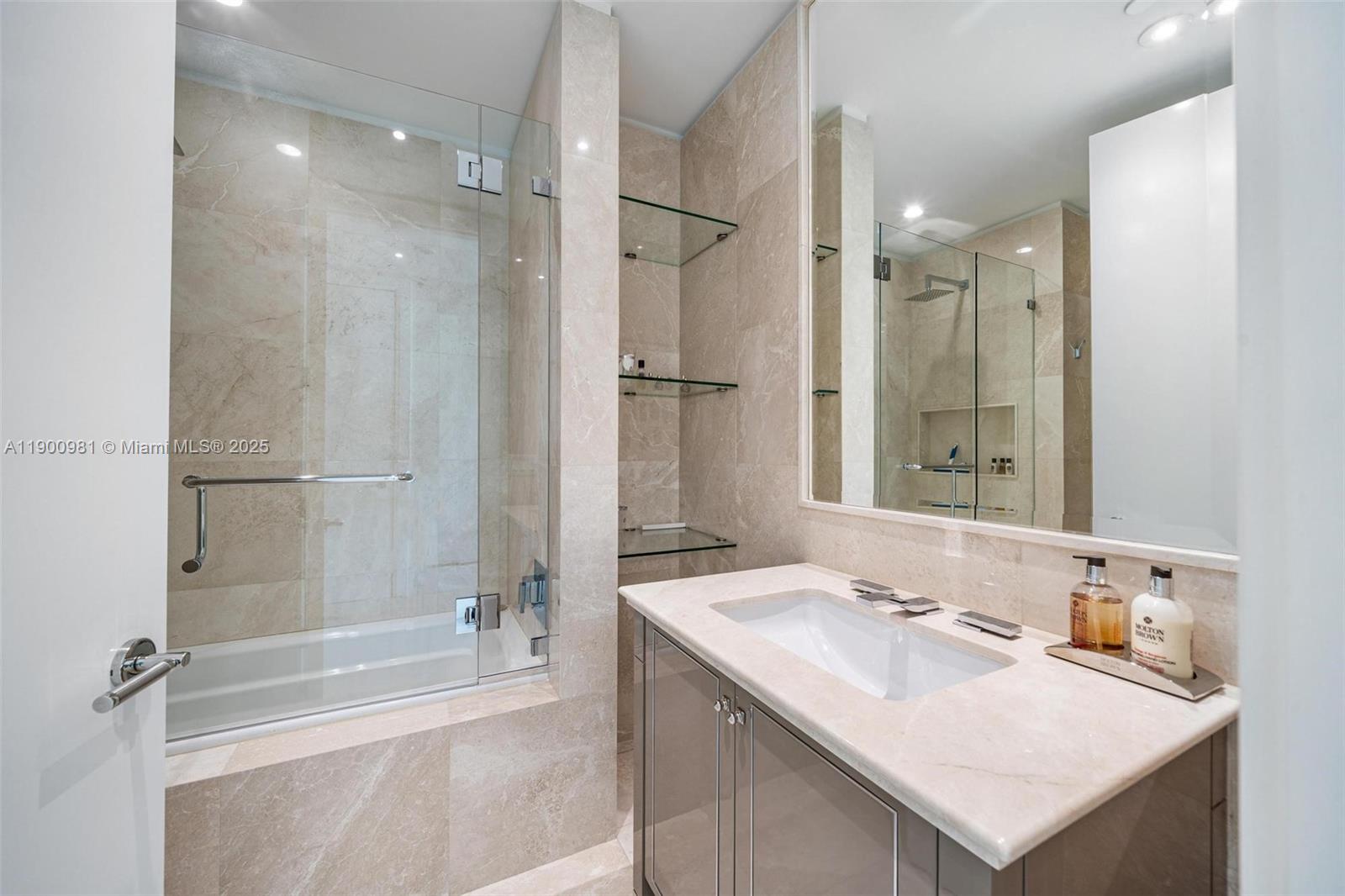 ALTOS DEL MAR NO. 5 - Residential Lease