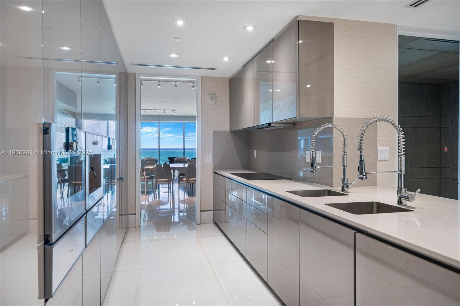 ALTOS DEL MAR NO. 5 - Residential Lease