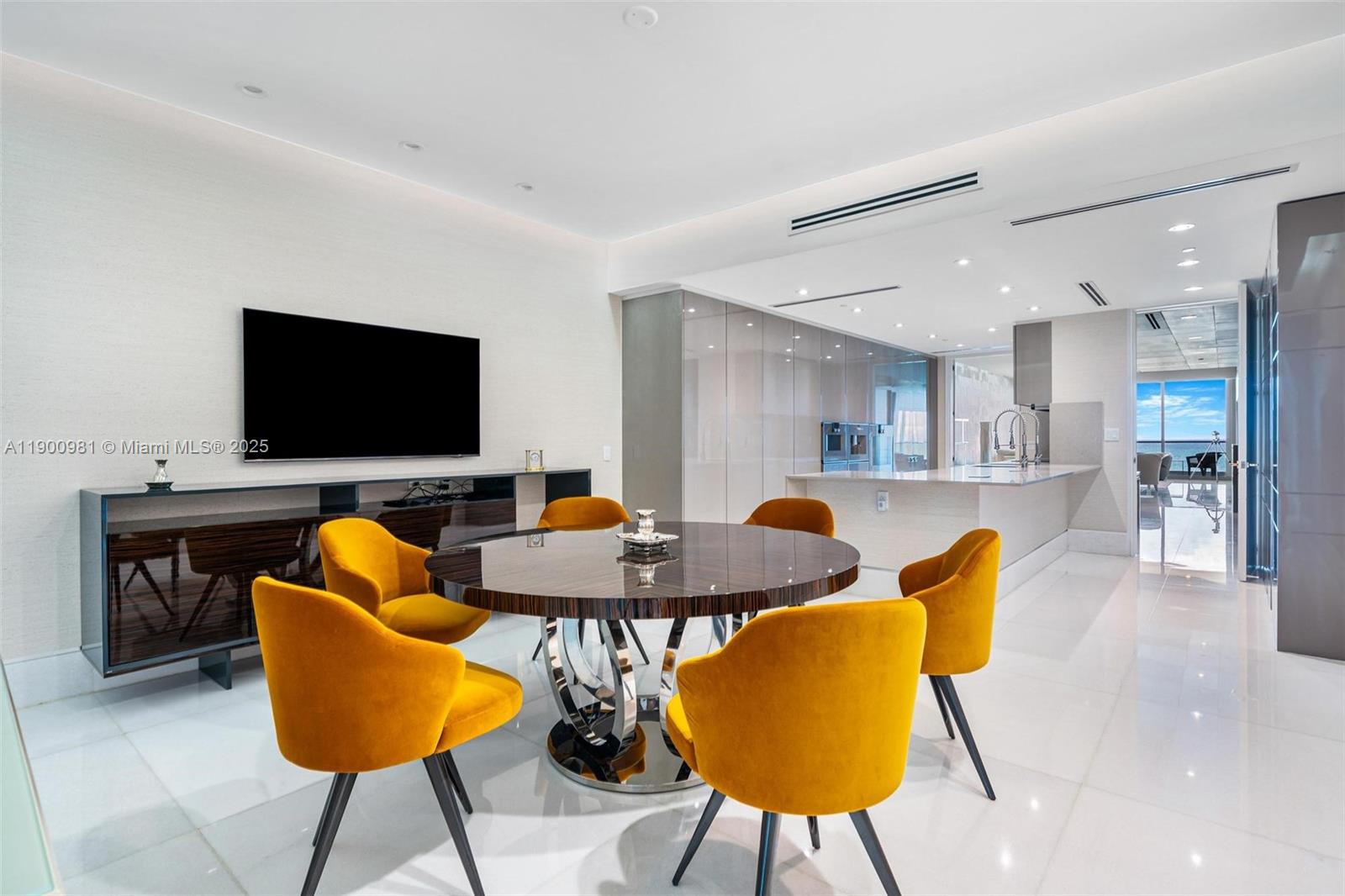 ALTOS DEL MAR NO. 5 - Residential Lease