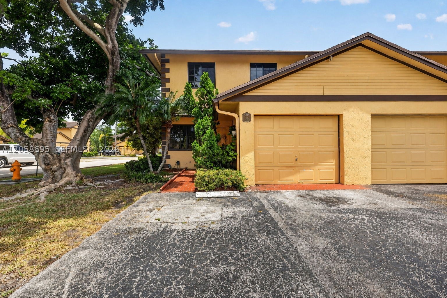 1130 NE 210th Ter